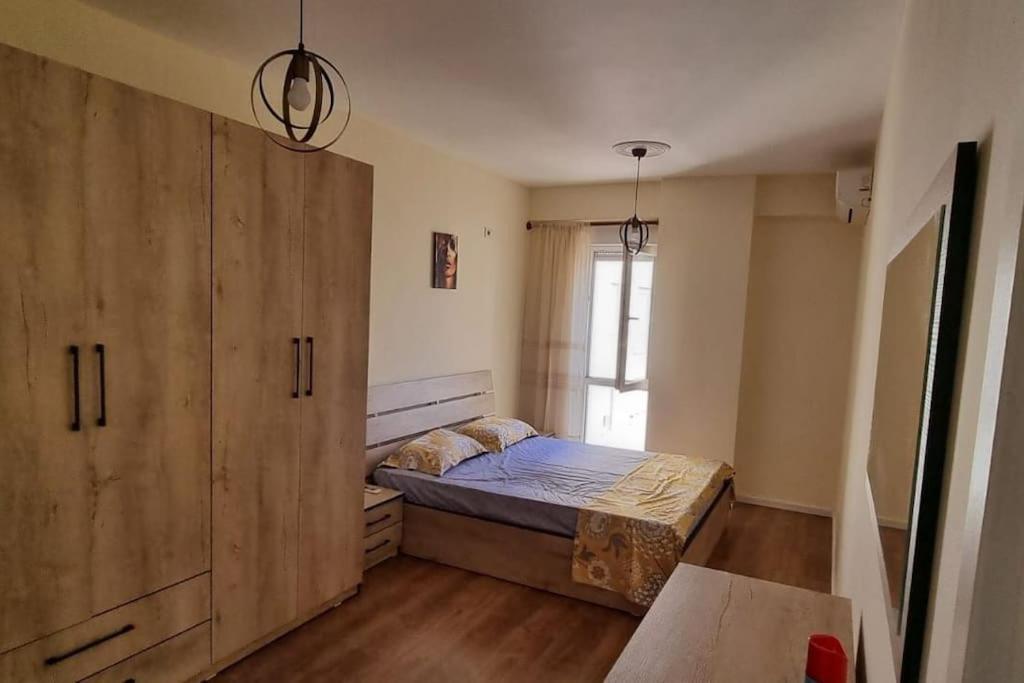 New & Great Located Apartment Near Center ティラナ エクステリア 写真