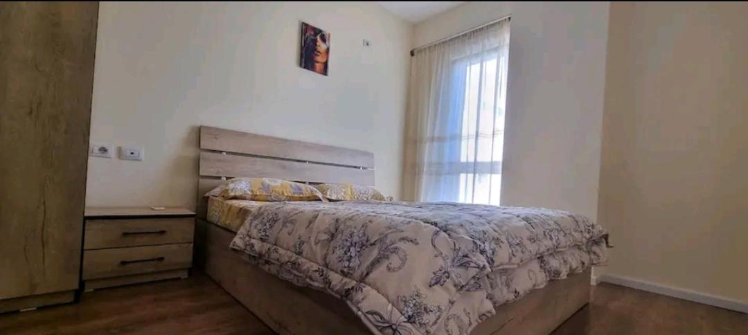 New & Great Located Apartment Near Center ティラナ エクステリア 写真